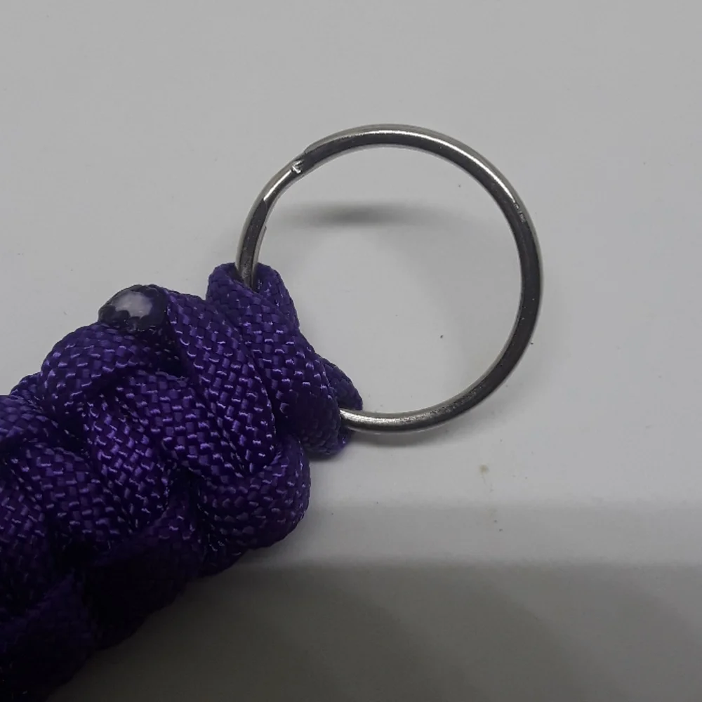 paracord keychain (purple)